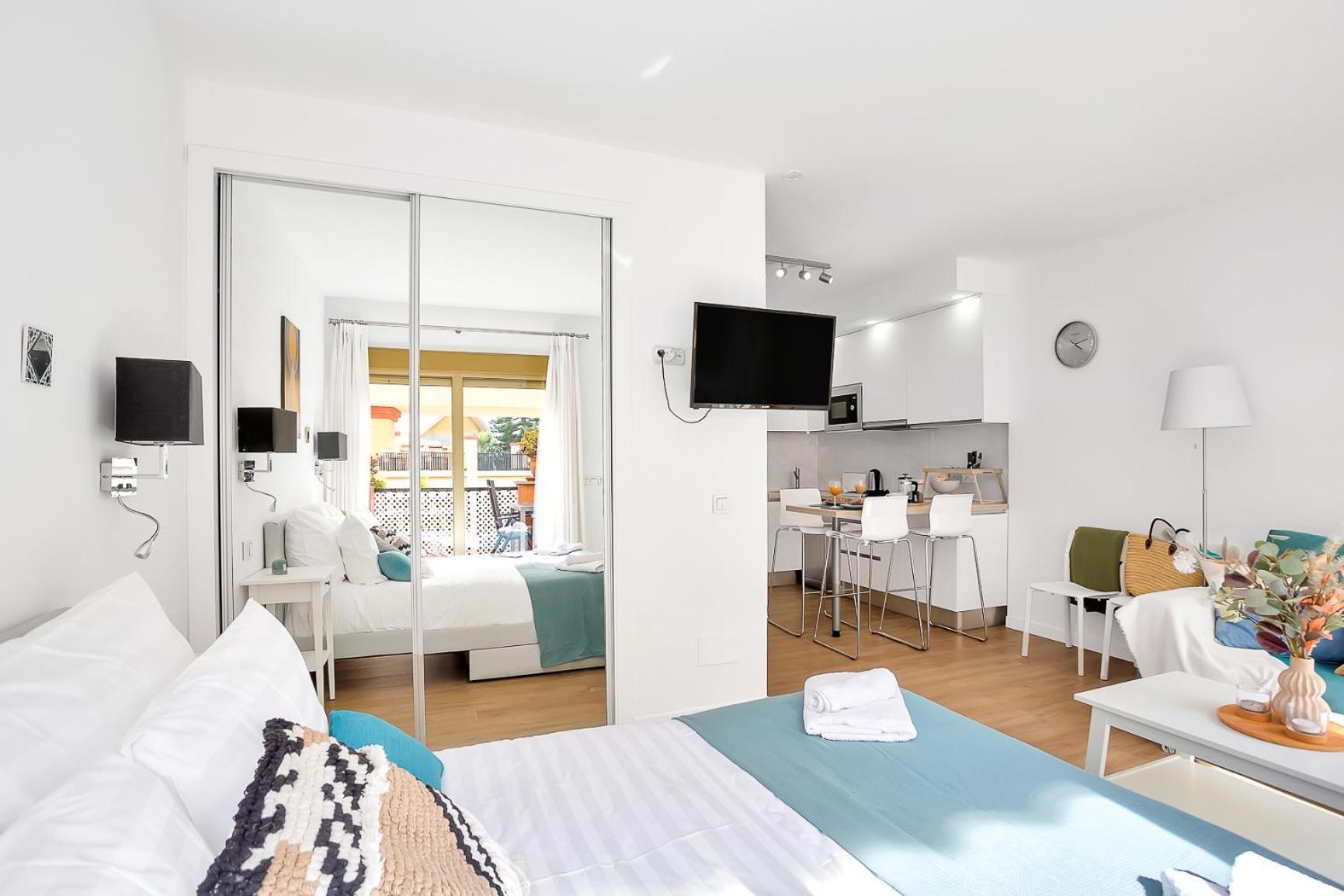 Modern Beach Apartment Romana Playa 723 In Marbella, Elviria Extérieur photo